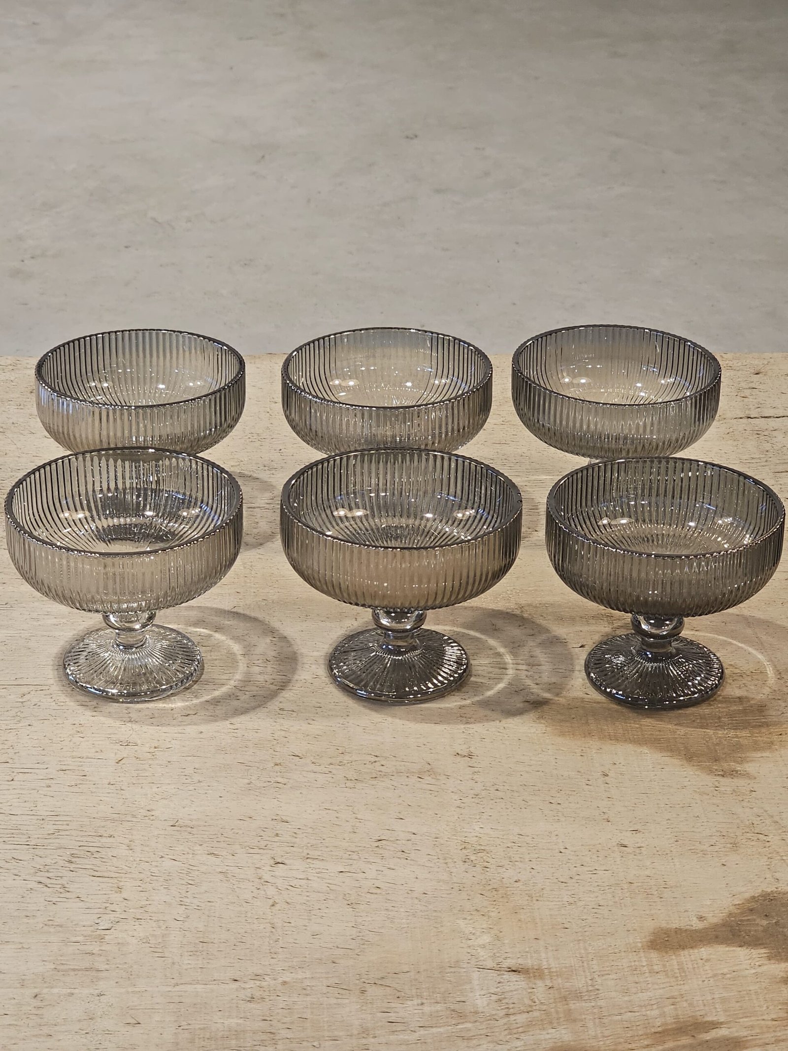 COMPOTERAS DE VIDRIO LABRADAS GRIS X6