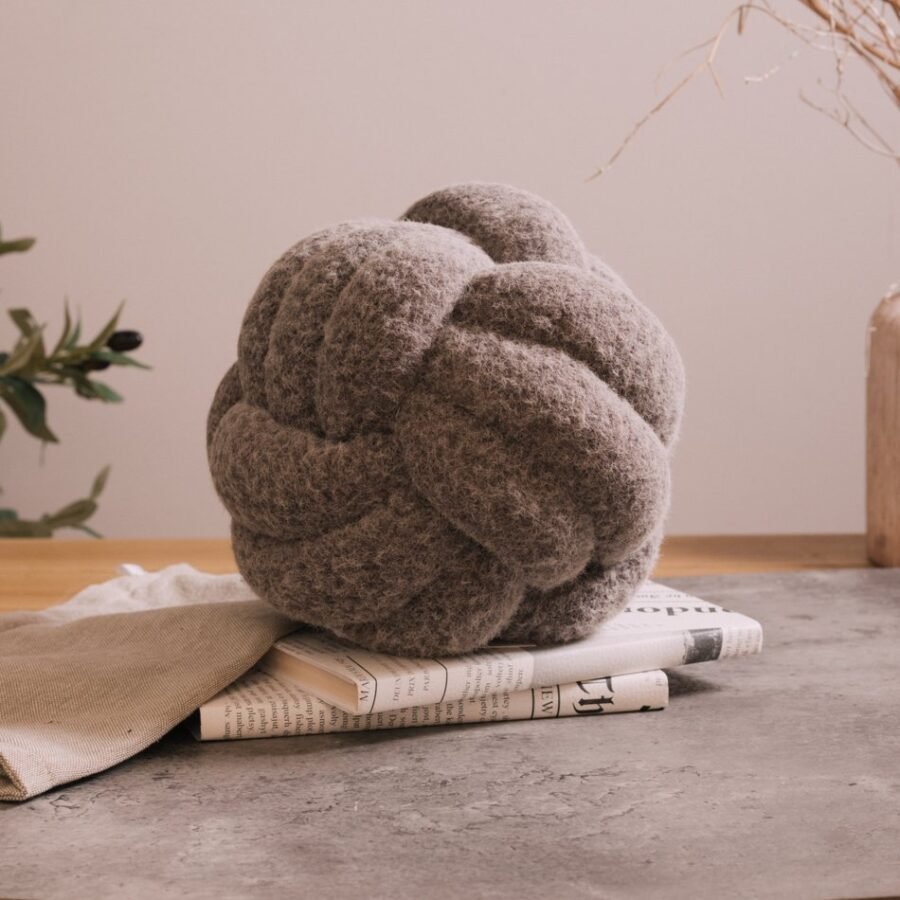 ALMOHADON NUDO  22 CM